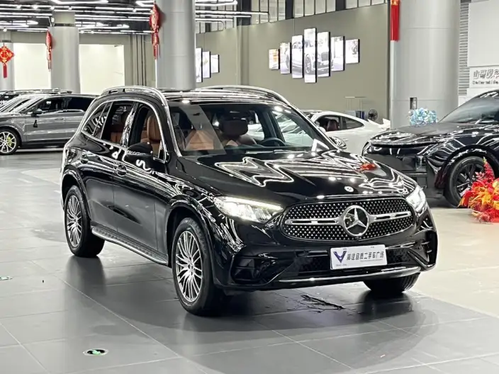Mercedes-Benz GLC 2024 Model Facelift GLC 300 L 4MATIC Dynamic Model 5 seat – фото 3