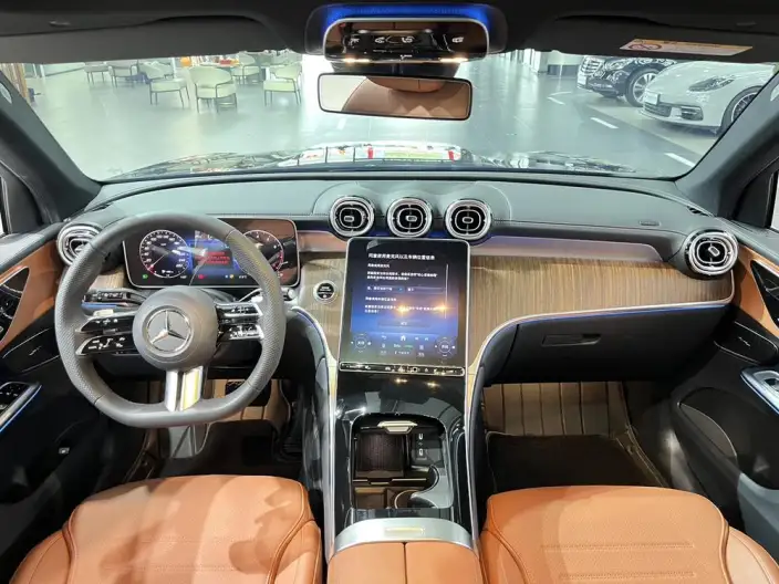 Mercedes-Benz GLC 2024 Model Facelift GLC 300 L 4MATIC Dynamic Model 5 seat – фото 7