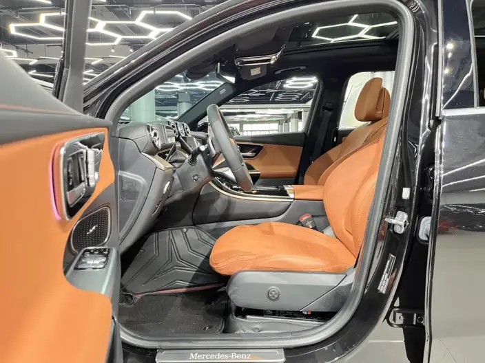 Mercedes-Benz GLC 2024 Model Facelift GLC 300 L 4MATIC Dynamic Model 5 seat – фото 8