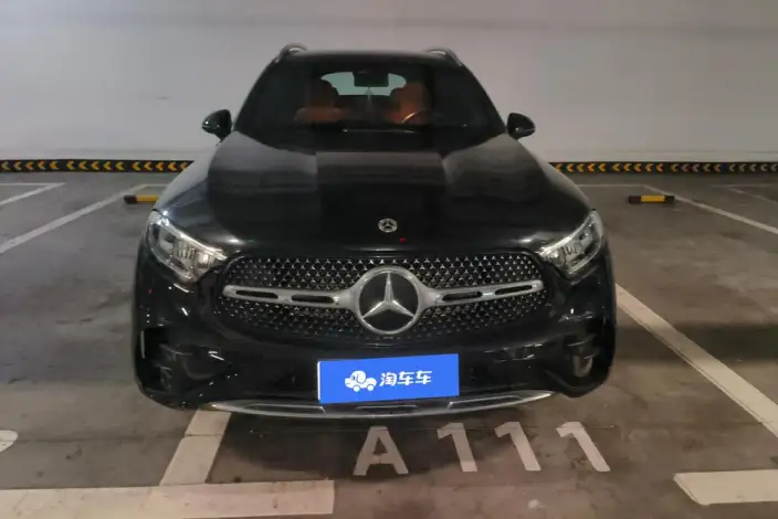 Mercedes-Benz GLC 2023 Model GLC 260 L 4MATIC Luxury Model 5 seat – фото 2