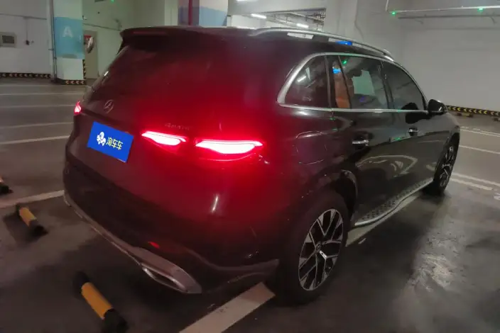 Mercedes-Benz GLC 2023 Model GLC 260 L 4MATIC Luxury Model 5 seat – фото 3