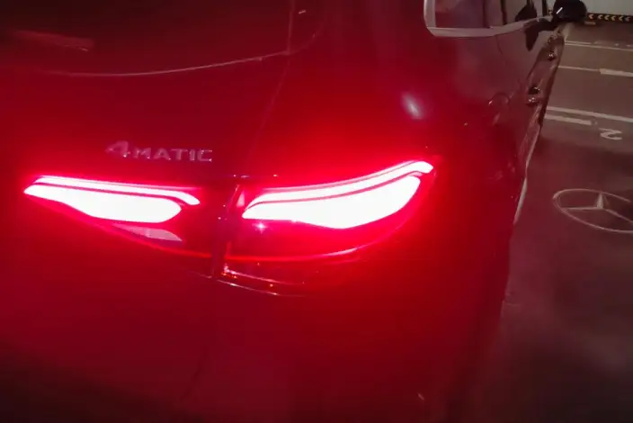 Mercedes-Benz GLC 2023 Model GLC 260 L 4MATIC Luxury Model 5 seat – фото 9