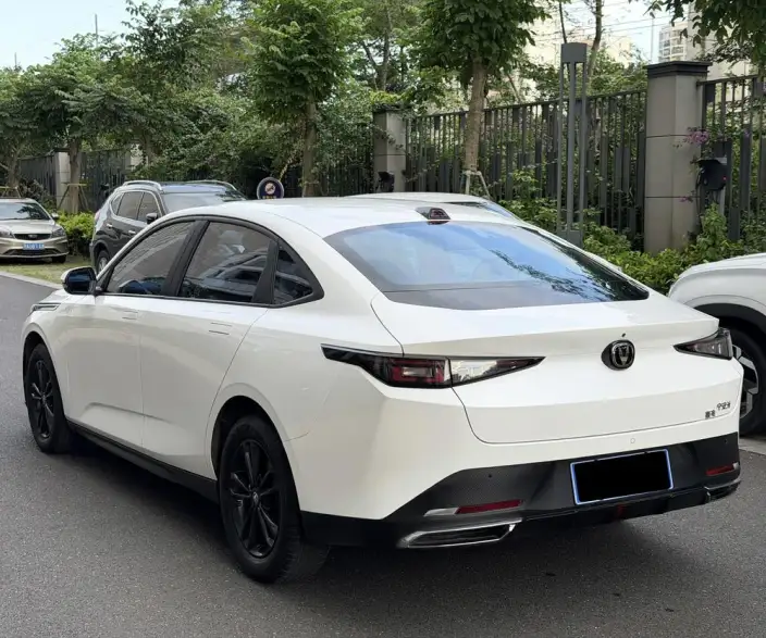 Changan Yida 2023 Model 1.5T GDI Automatic Noble Model – фото 4