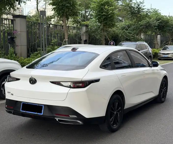 Changan Yida 2023 Model 1.5T GDI Automatic Noble Model – фото 6