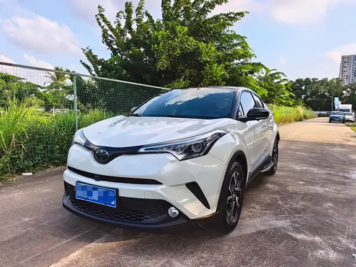 Toyota C-HR 2020 Model 2.0L Leading version – фото 1