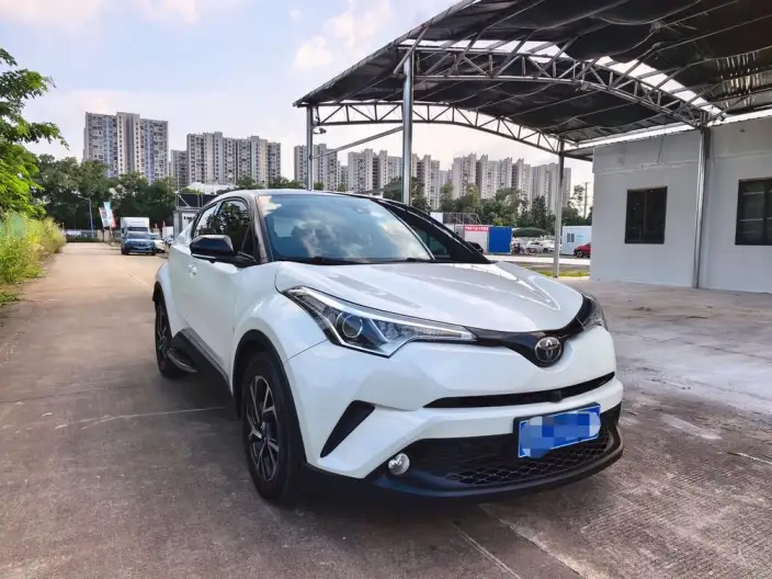 Toyota C-HR 2020 Model 2.0L Leading version – фото 3