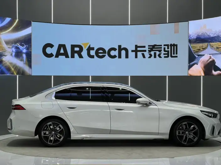 BMW 5 Series 2024 Model 530Li Leading Model Luxury Set – фото 7