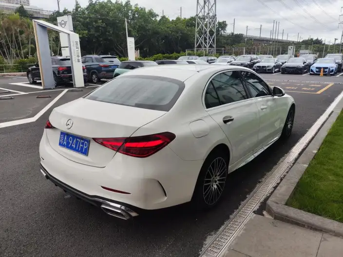 Mercedes-Benz C-Class 2025 Model C 200 L Sports Edition – фото 4