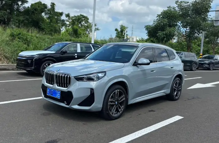 BMW X1 2026 Model sDrive25Li X Design Set – фото 1