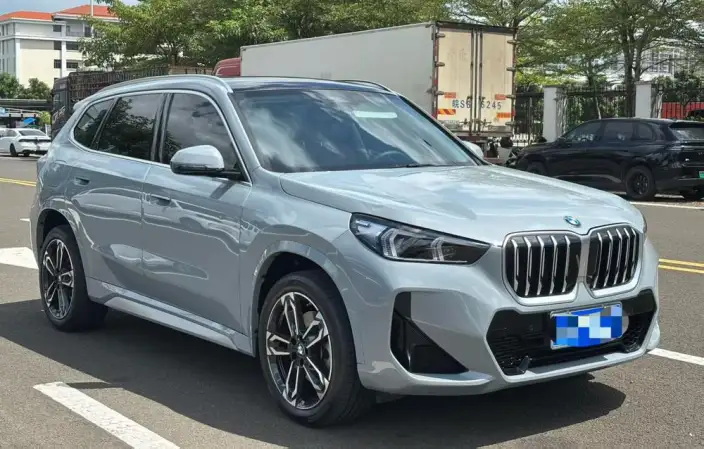 BMW X1 2026 Model sDrive25Li X Design Set – фото 3