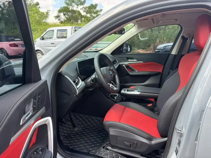 BMW X1 2026 Model sDrive25Li X Design Set – фото 9