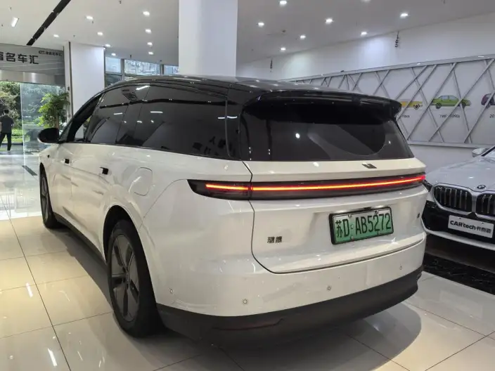 Li Auto i8 2025 Model Standard Edition – фото 5