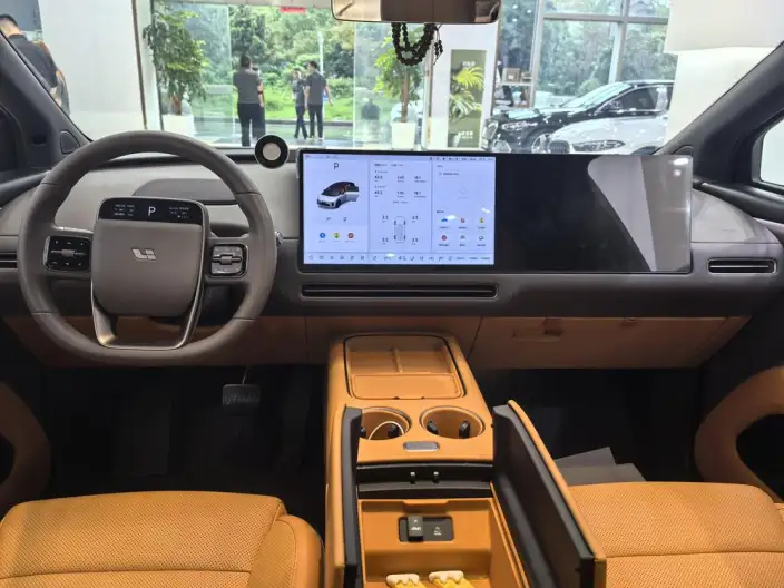 Li Auto i8 2025 Model Standard Edition – фото 10
