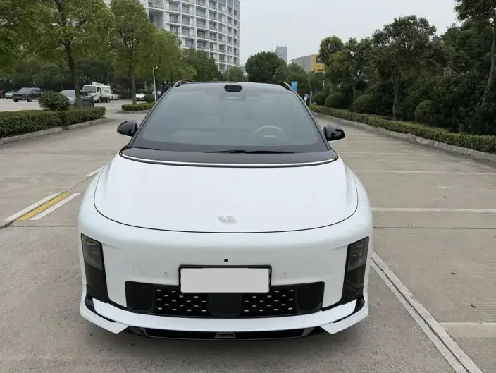 Li Auto i6 2025 Model 2WD Standard Edition – фото 2