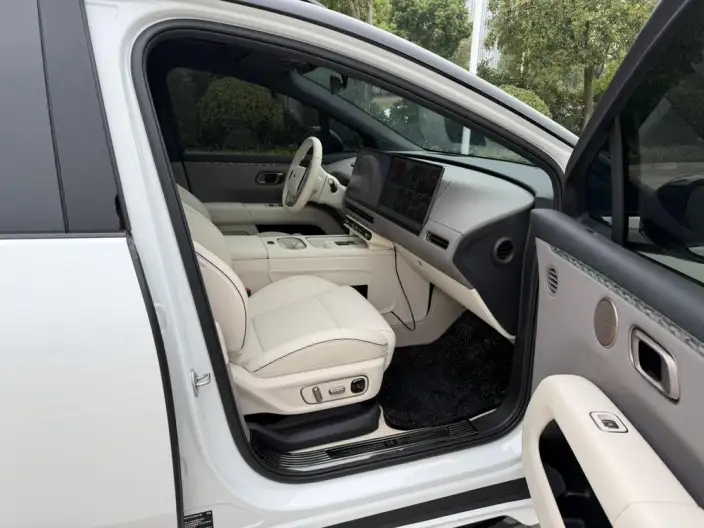 Li Auto i6 2025 Model 2WD Standard Edition – фото 10