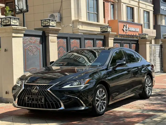 Lexus ES 2022 Model 200 Superior Edition – фото 1