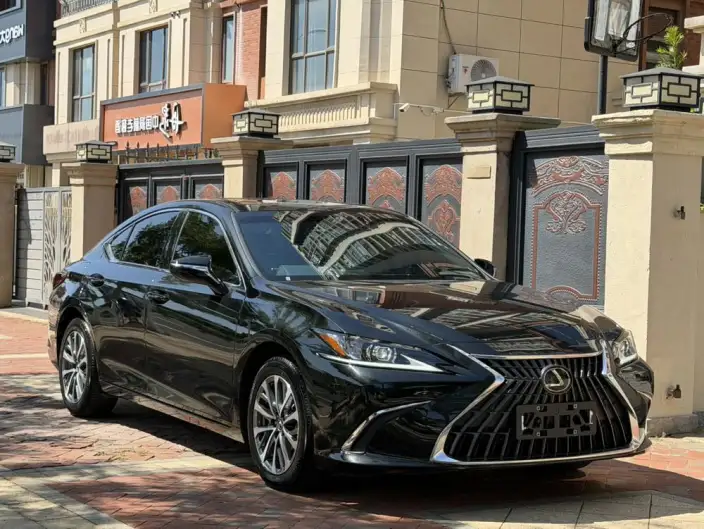 Lexus ES 2022 Model 200 Superior Edition – фото 3