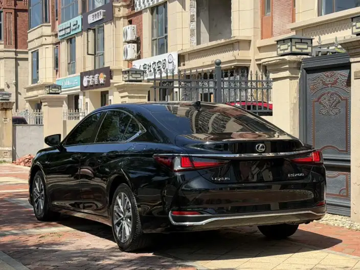 Lexus ES 2022 Model 200 Superior Edition – фото 4