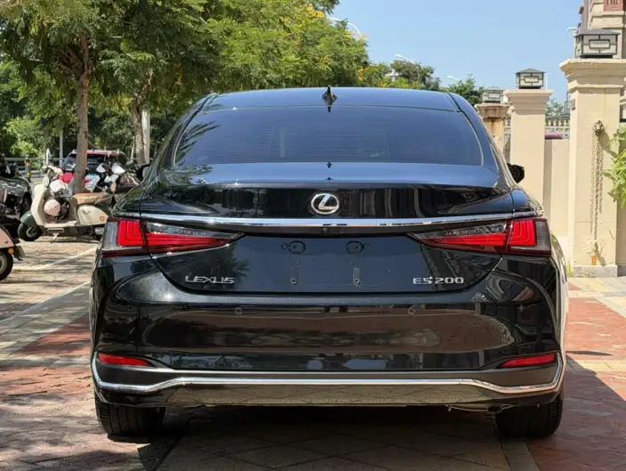 Lexus ES 2022 Model 200 Superior Edition – фото 5