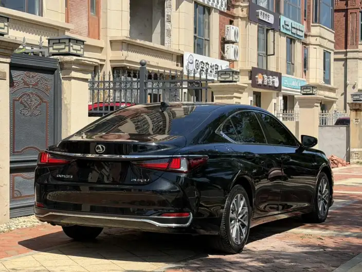 Lexus ES 2022 Model 200 Superior Edition – фото 6