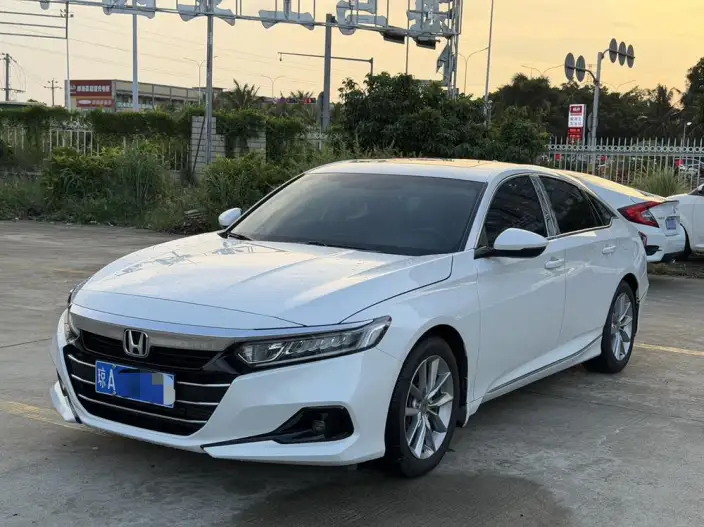 Honda Accord 2022 Model 260TURBO Deluxe Edition – фото 1