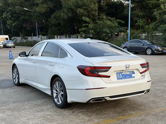 Honda Accord 2022 Model 260TURBO Deluxe Edition – фото 4