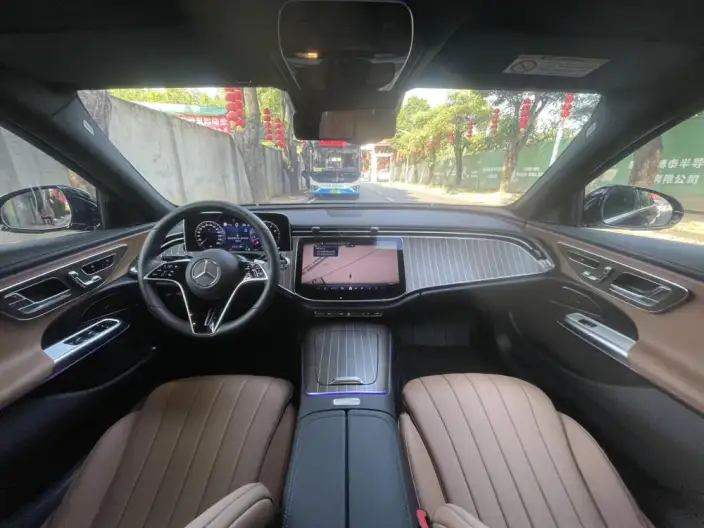 Mercedes-Benz E-Class 2025 Model E 300 L Fashion Model sedan – фото 7