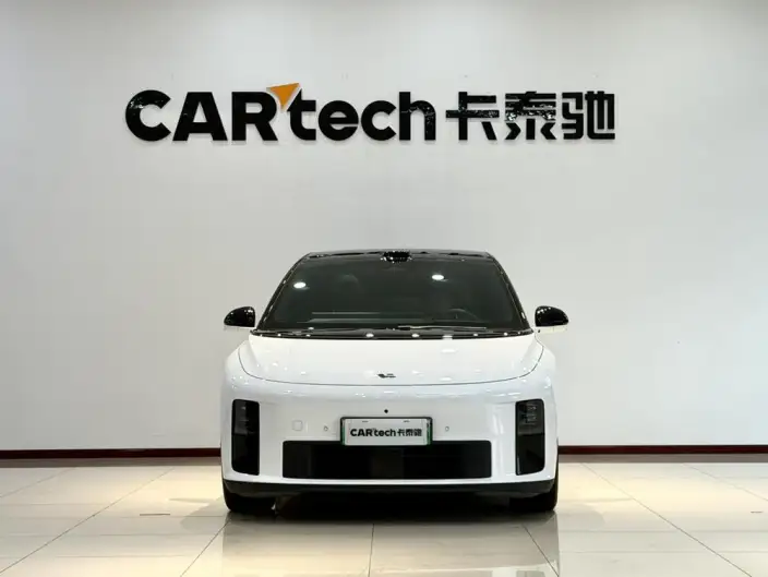 Li Auto i6 2025 Model 4WD Standard Edition – фото 2