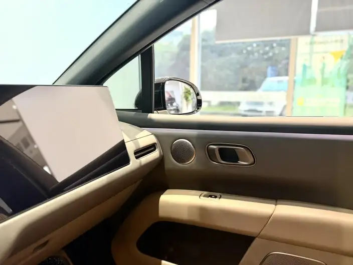 Li Auto i6 2025 Model 4WD Standard Edition – фото 10