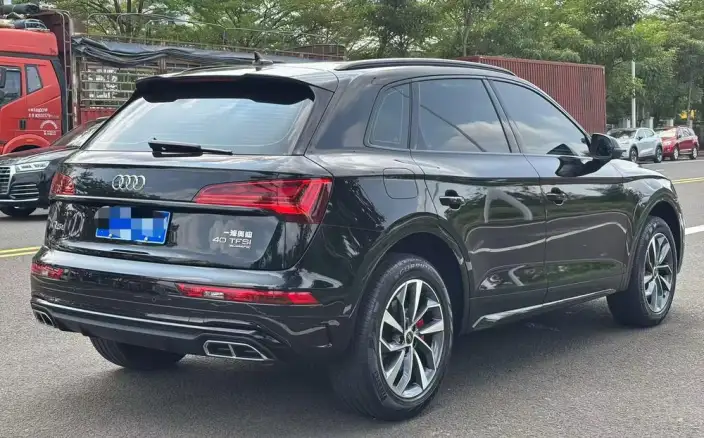 Audi Q5L 2025 Model quattro 45th Anniversary Collector Edition Edition 40TFSI Luxury Dynamic Model – фото 6