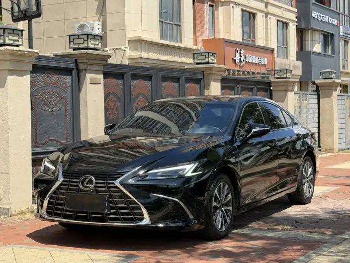 Lexus ES 2025 Model 200 Premium – фото 1