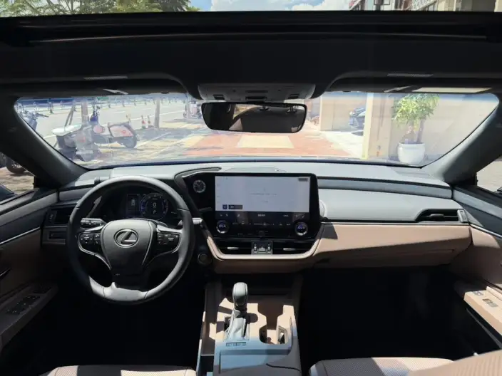 Lexus ES 2025 Model 200 Premium – фото 10