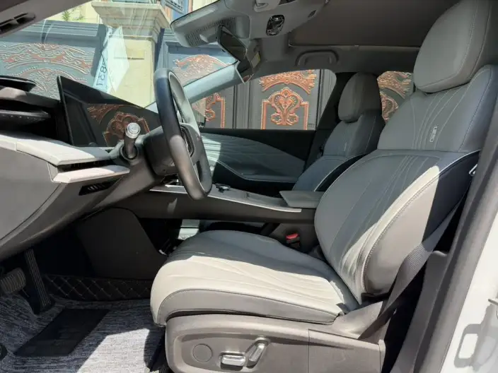 Geely Galaxy E8 2024 Model 550km MAX – фото 10