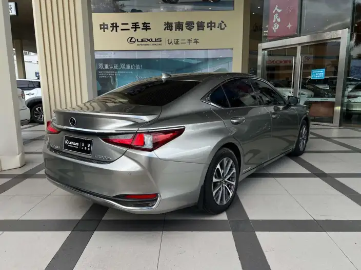 Lexus ES 2022 Model 300h Superior Edition – фото 4