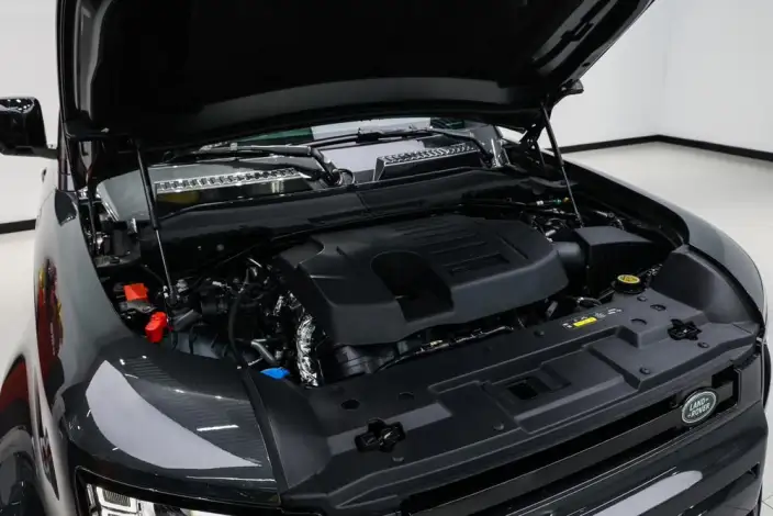 Land Rover Defender 2025 Model 110 3.0T P400 HSE X-Dynamic – фото 8