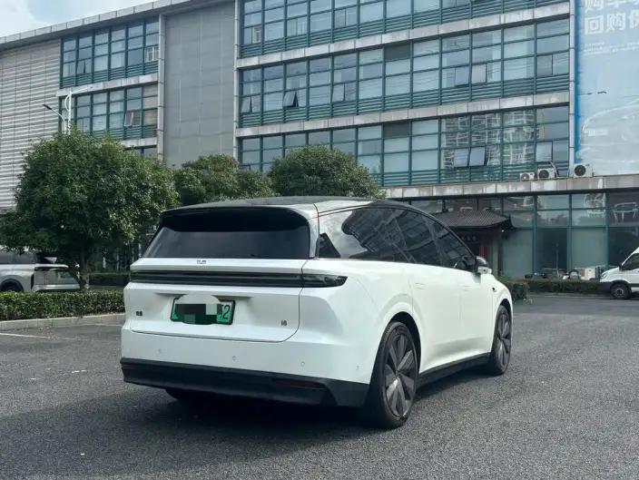 Li Auto i8 2025 Model Standard Edition – фото 5