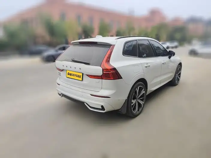 Volvo XC60 PHEV 2023 Model T8 4WD Long Battery Life Pro Smart Range Sports Edition – фото 2