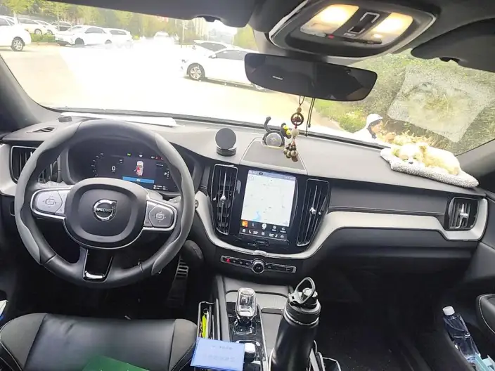 Volvo XC60 PHEV 2023 Model T8 4WD Long Battery Life Pro Smart Range Sports Edition – фото 5