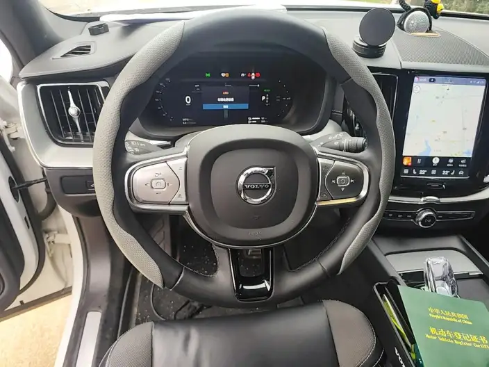 Volvo XC60 PHEV 2023 Model T8 4WD Long Battery Life Pro Smart Range Sports Edition – фото 7