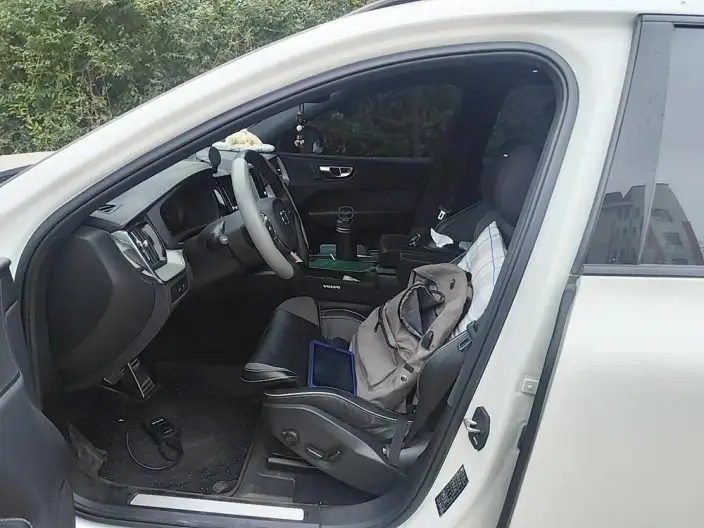 Volvo XC60 PHEV 2023 Model T8 4WD Long Battery Life Pro Smart Range Sports Edition – фото 10