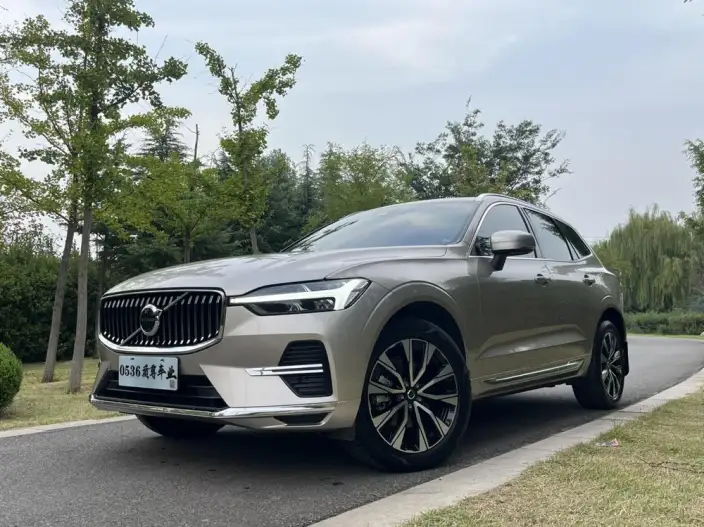 Volvo XC60 2024 Model B5 4WD Smart Range Deluxe Edition – фото 1