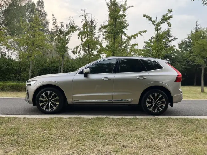 Volvo XC60 2024 Model B5 4WD Smart Range Deluxe Edition – фото 4