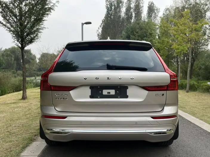 Volvo XC60 2024 Model B5 4WD Smart Range Deluxe Edition – фото 6