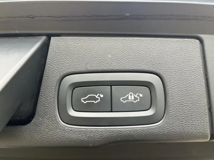 Volvo XC60 2024 Model B5 4WD Smart Range Deluxe Edition – фото 8