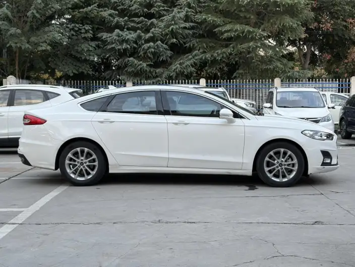 Ford Mondeo 2020 Model EcoBoost 180 Luxury Model – фото 6