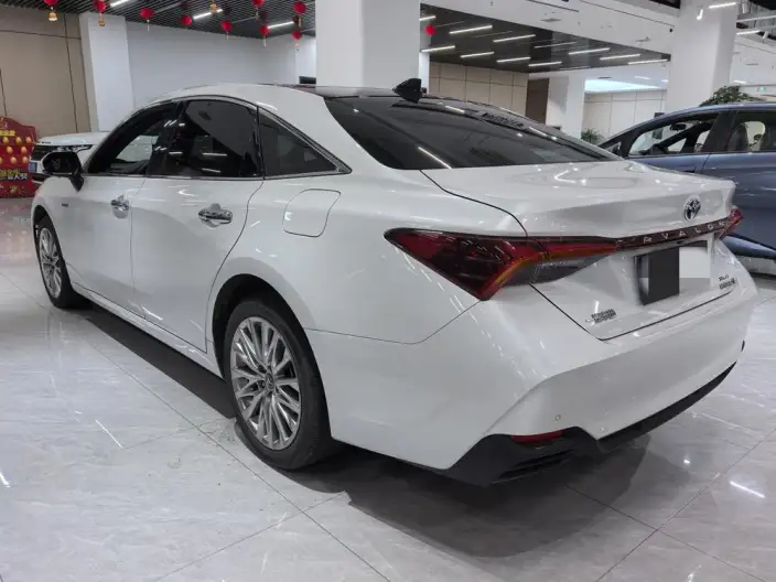 Toyota Avalon 2022 Model Hybrid 2.5L XLE Premium Edition – фото 4