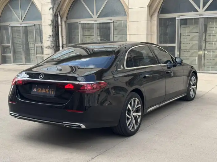 Mercedes-Benz E-Class 2024 Model E 300 L Fashion Model sedan – фото 6