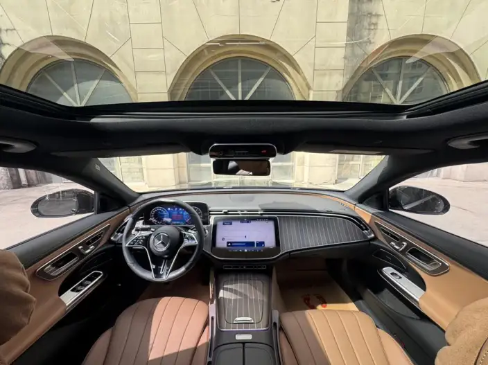 Mercedes-Benz E-Class 2024 Model E 300 L Fashion Model sedan – фото 7