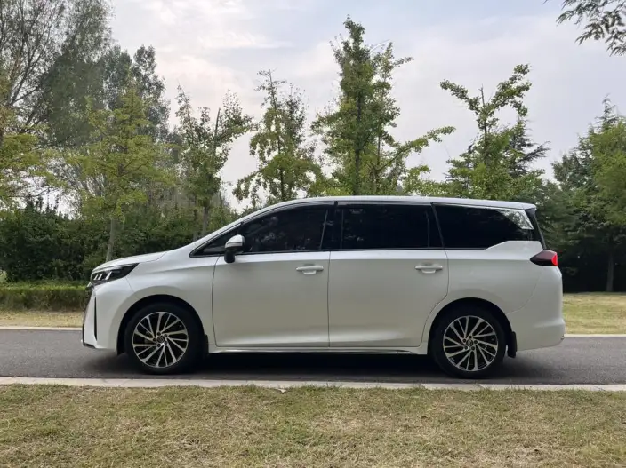 GAC Trumpchi M6 2024 Model MAX 270T WDCT Zunrong Edition – фото 4