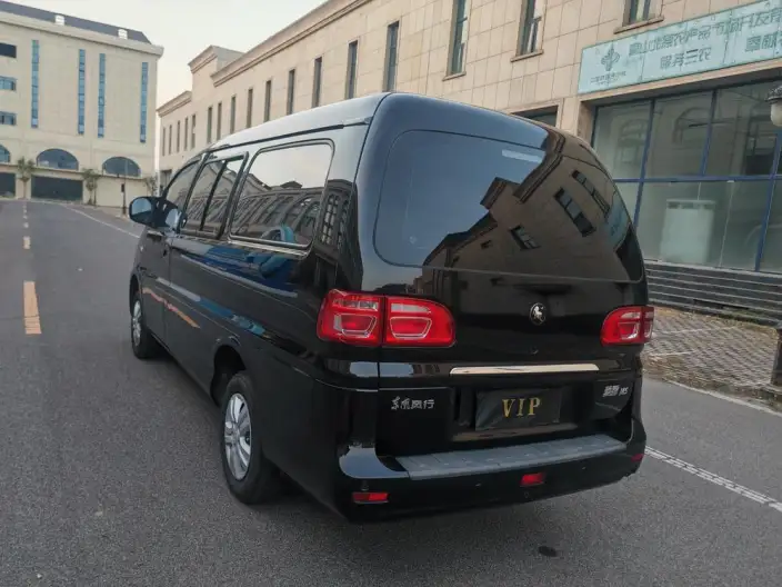 Lingzhi 2023 Model M5L 1.6L Luxury Model 7 seat – фото 5